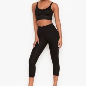 NWT Victoria’s Secret Flow on Point Core Essential Pocket Legging Size 12